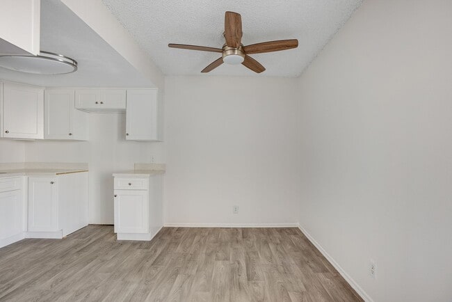 Windsor Arms Apartments