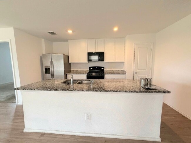 Photo - 1141 Catclaw Rd