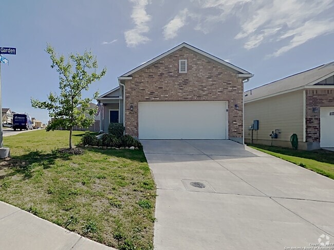 Building Photo - 4950 Hallies Gdn Rental