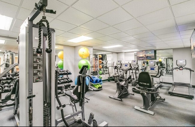 Photo - 15 E Kirby St Unit 524