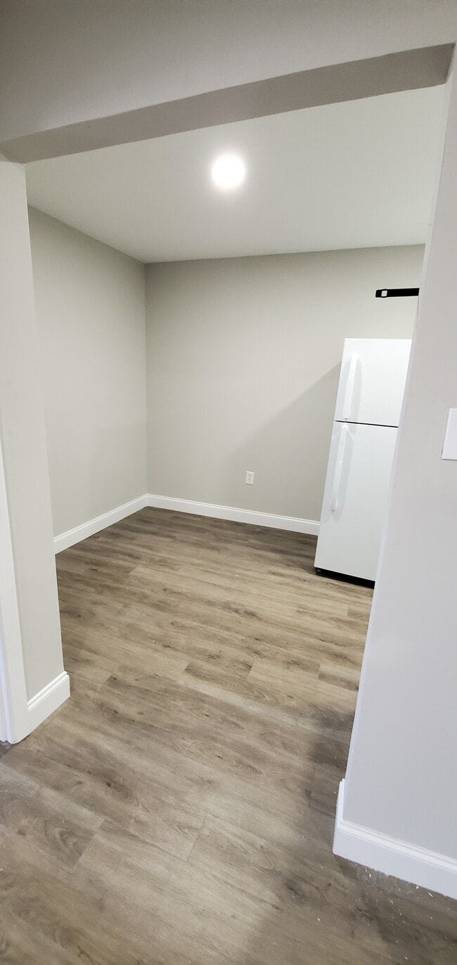 Kitchen Dining - 8552 Rush Ave