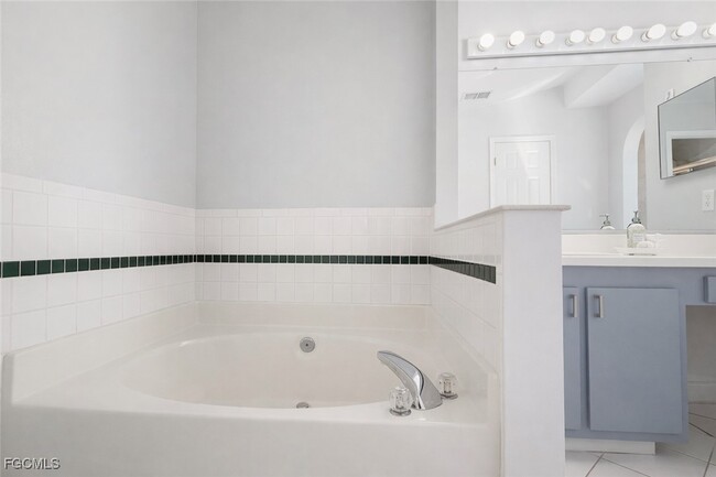 Building Photo - 3107 SW 15th Ave