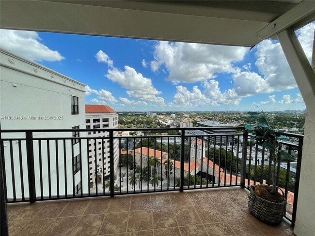 Building Photo - 888 Douglas Rd Unit PH13 Rental