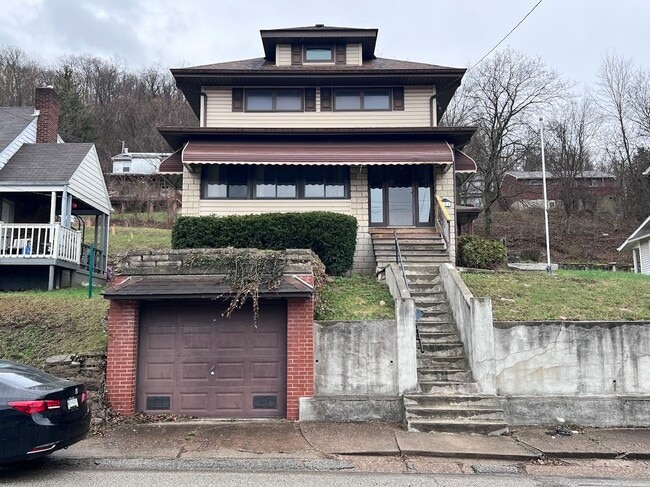 Photo - 304 Marie St