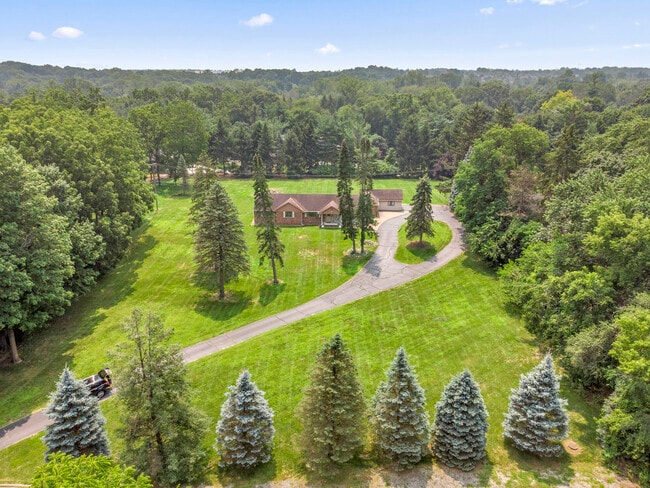 Photo - 46105 W Seven Mile Rd