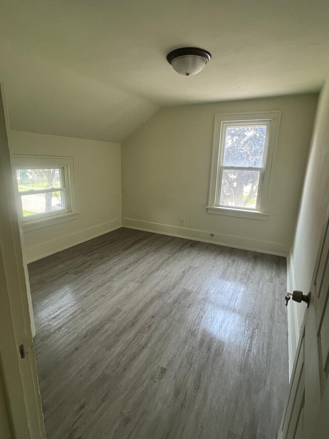 Photo - 1349 Yates Ave