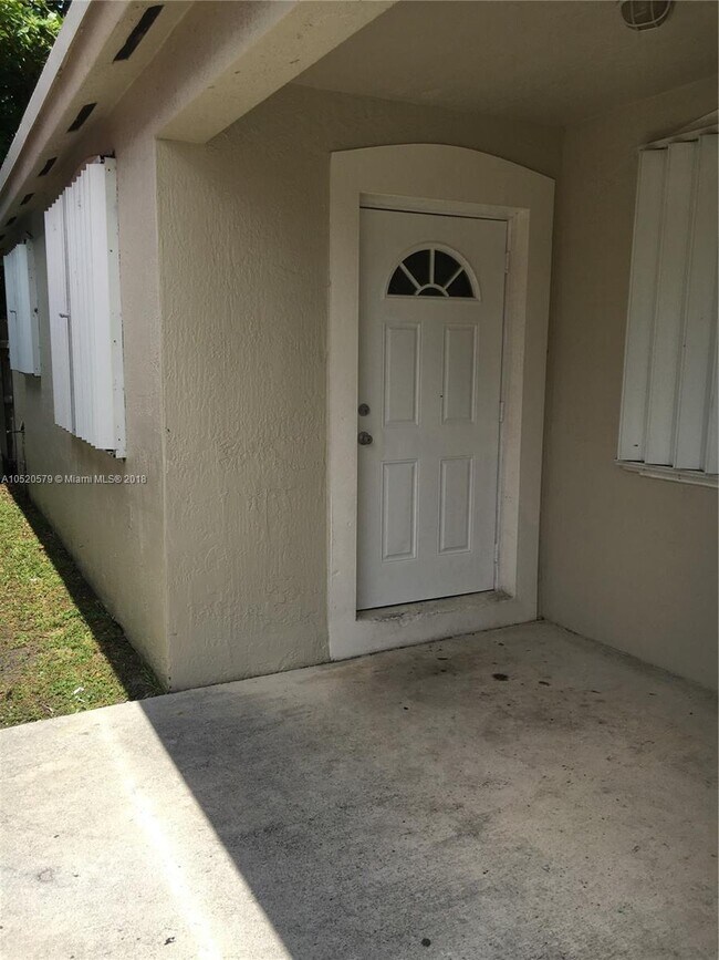 Photo - 3 bedroom in Miami FL 33142