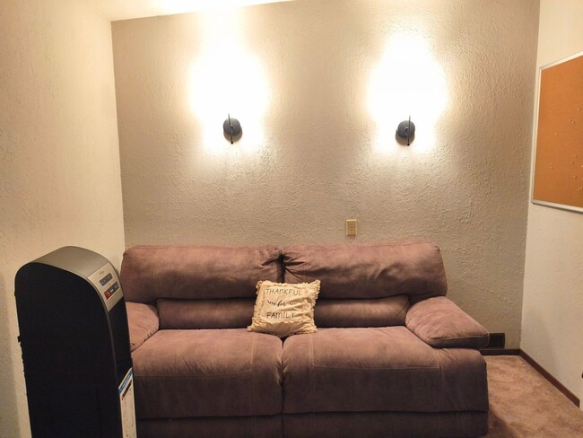 Photo - 460 Gold Ave