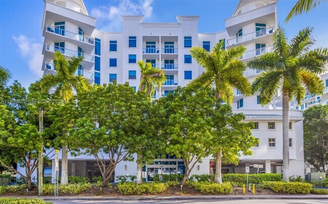 Building Photo - 3030 NE 188th St Unit 602