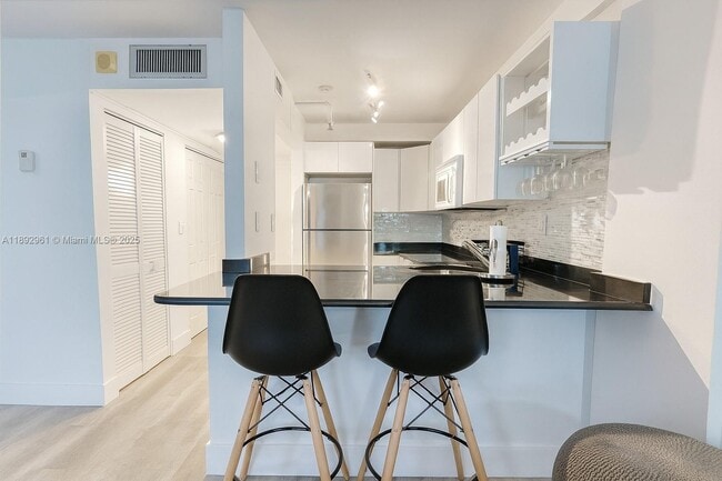 Photo - 1035 West Ave Unidad 707