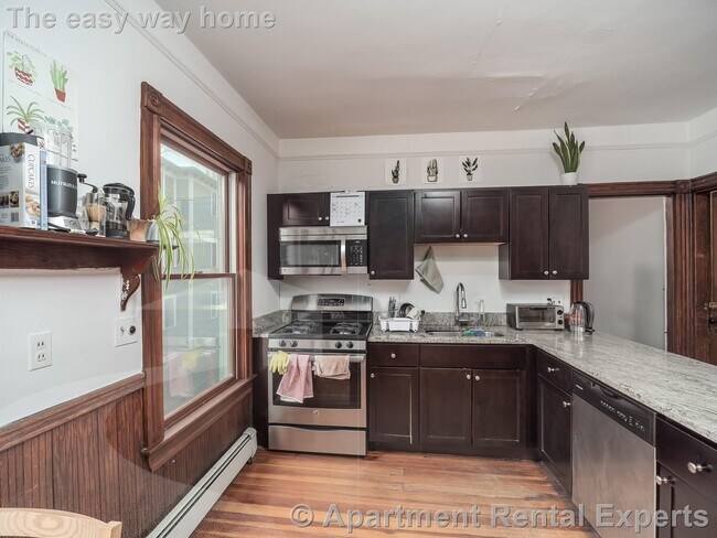 Photo - 318 Beacon St Unit #2