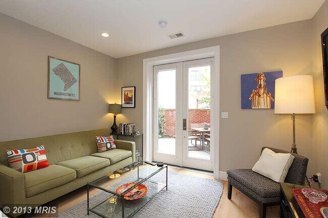 Photo - 444 M St NW Unidad 6