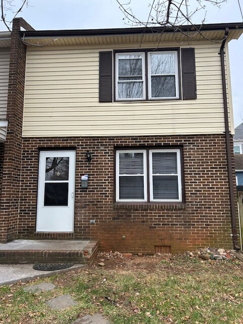 Photo - 1/2 Off First Month's Rent with move-in by December 19th, 2025

"Charming 2-Bed Oasis in Front Ro...