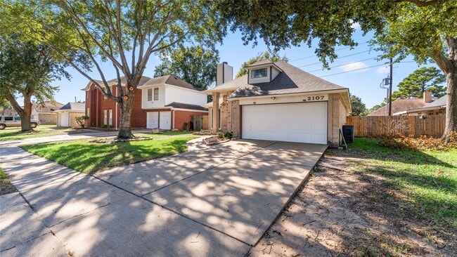 Building Photo - 2107 Charlton House Ln