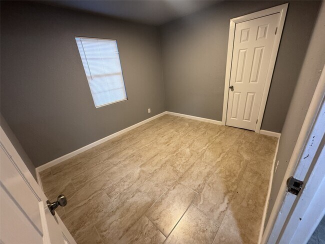 Photo - 4933 Alvin St