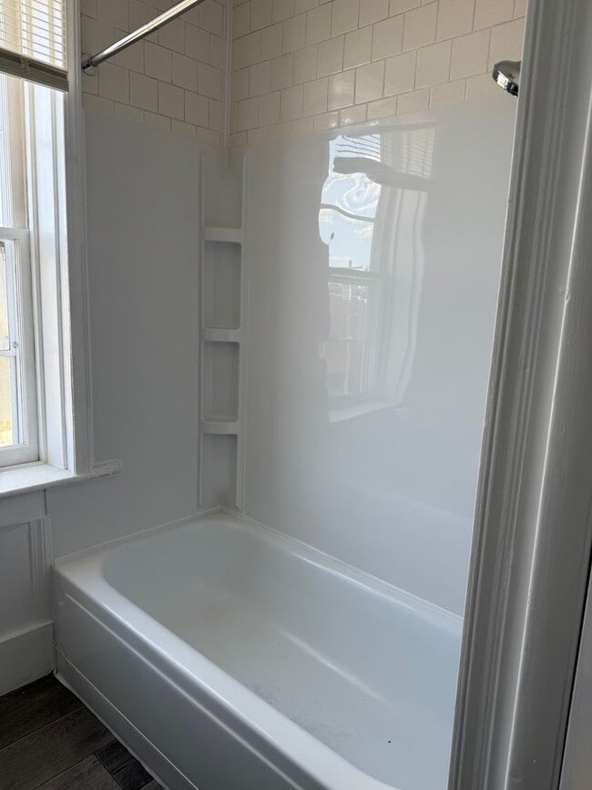 Photo - 202 1/2 S Madison - Richmond Unit Apt 2