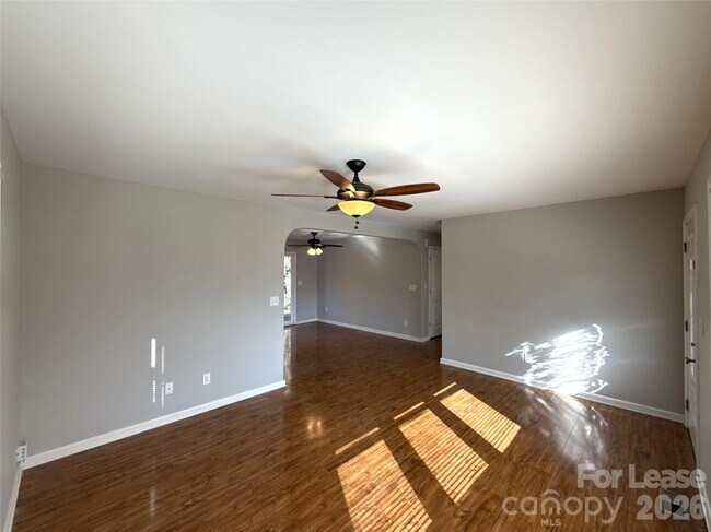 Photo - 1601 Starbrook Dr