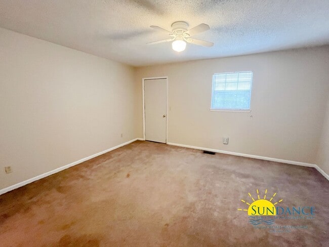 828 Shadow Ln