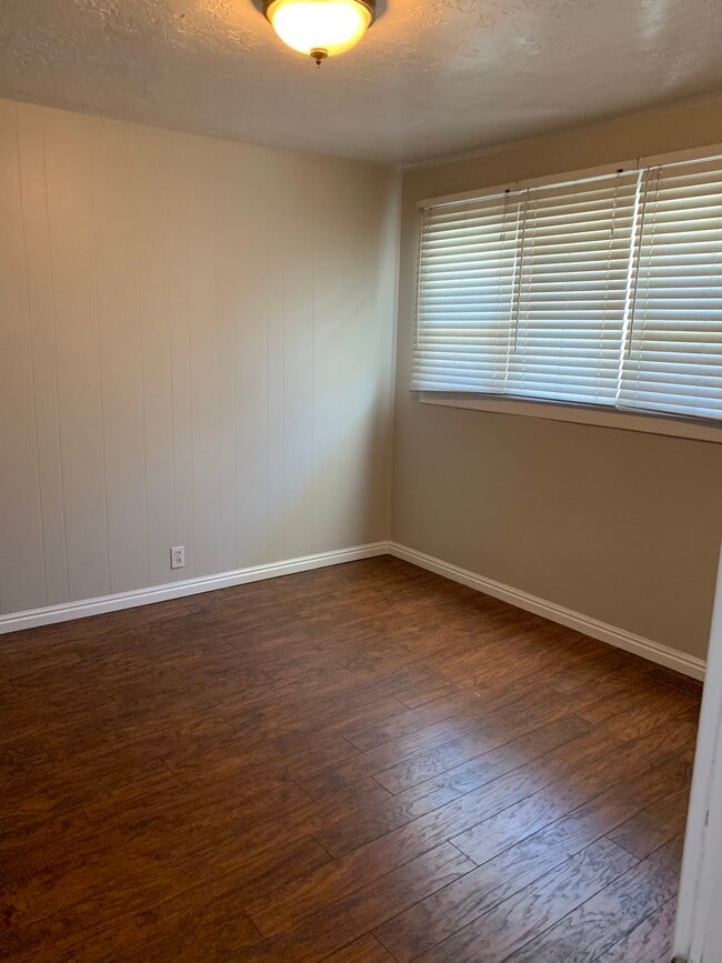 1st bedroom. Has closet not pictured. - 544 Wilmington Ave
