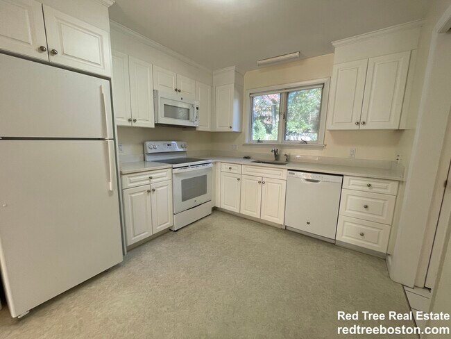 Photo - 1019 W Roxbury Pky