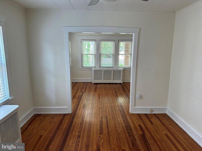 Photo - 128 E Franklin Ave