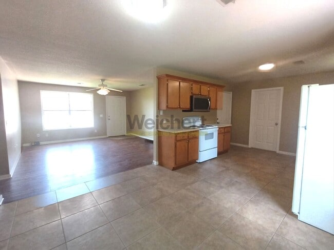 Photo - 3Bed/2Bath w/ fenced backyard