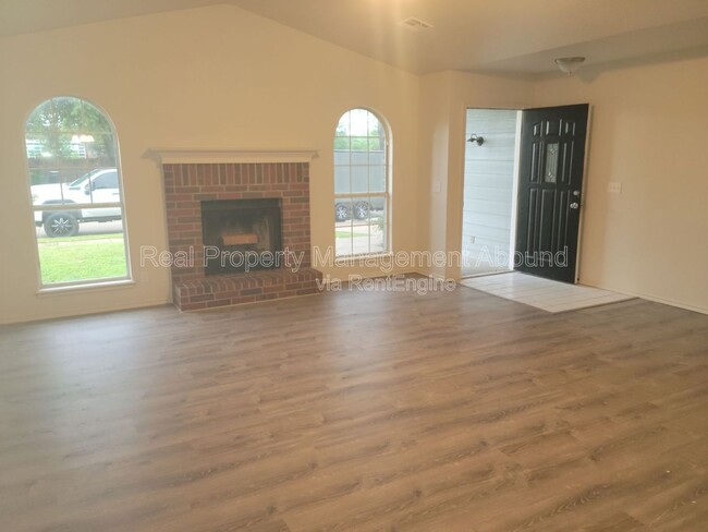 Photo - 3208 N 8th Pl