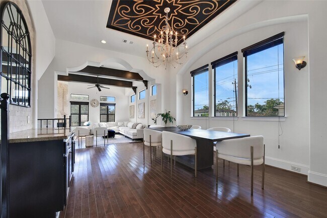 Photo - 2301 Couch St