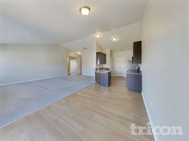 Photo - 4907 Long Iron Dr