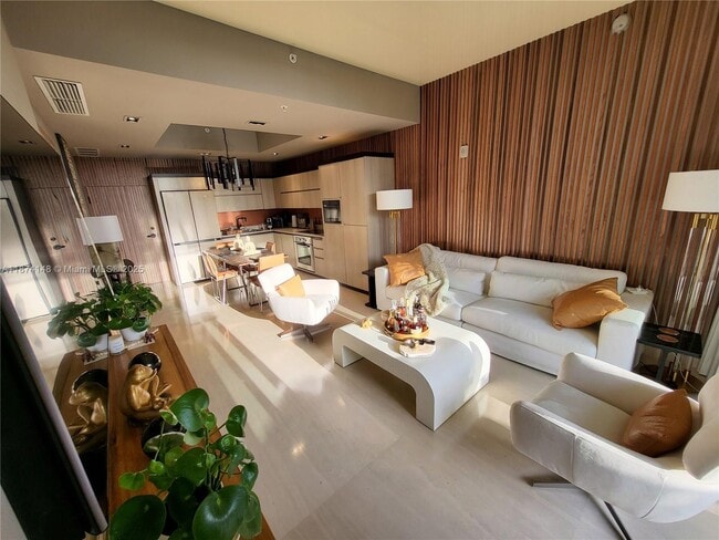 Building Photo - 2100 Park Ave Unit 303