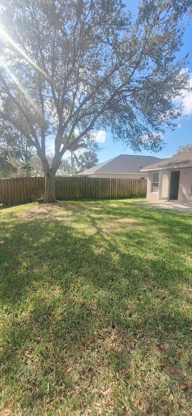 Photo - 2891 Stratford Pointe Dr