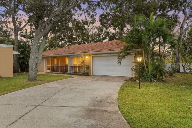 Building Photo - 131 2nd Ave E