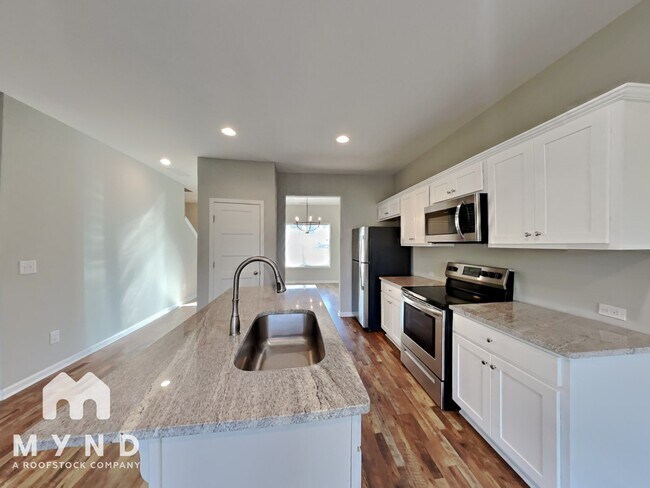 Photo - 389 Springwater Wy