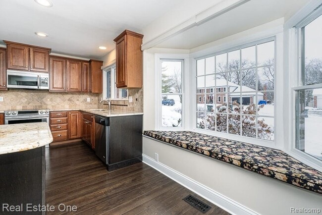 Photo - 732 Rutgers Rd