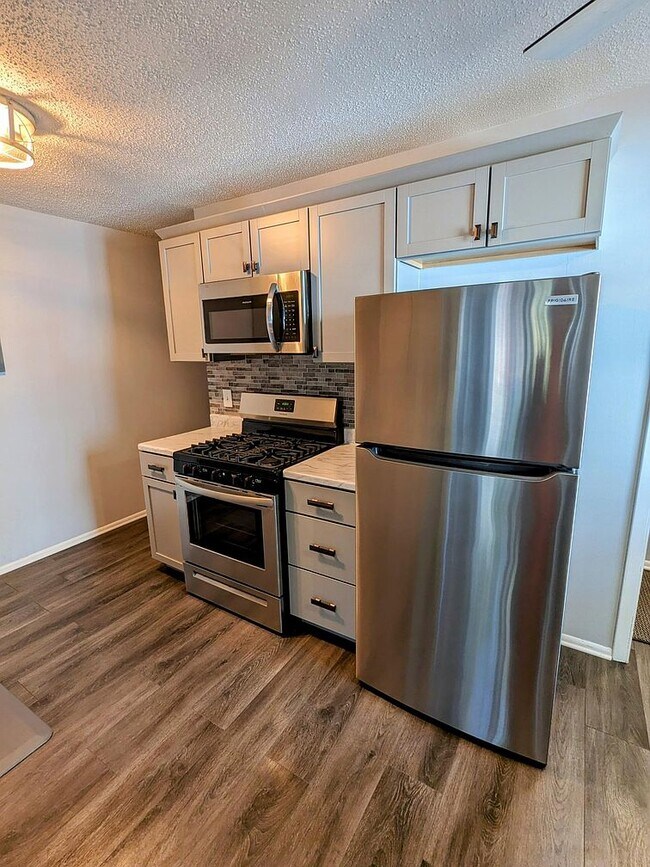 Photo - 3836 Snelling Ave