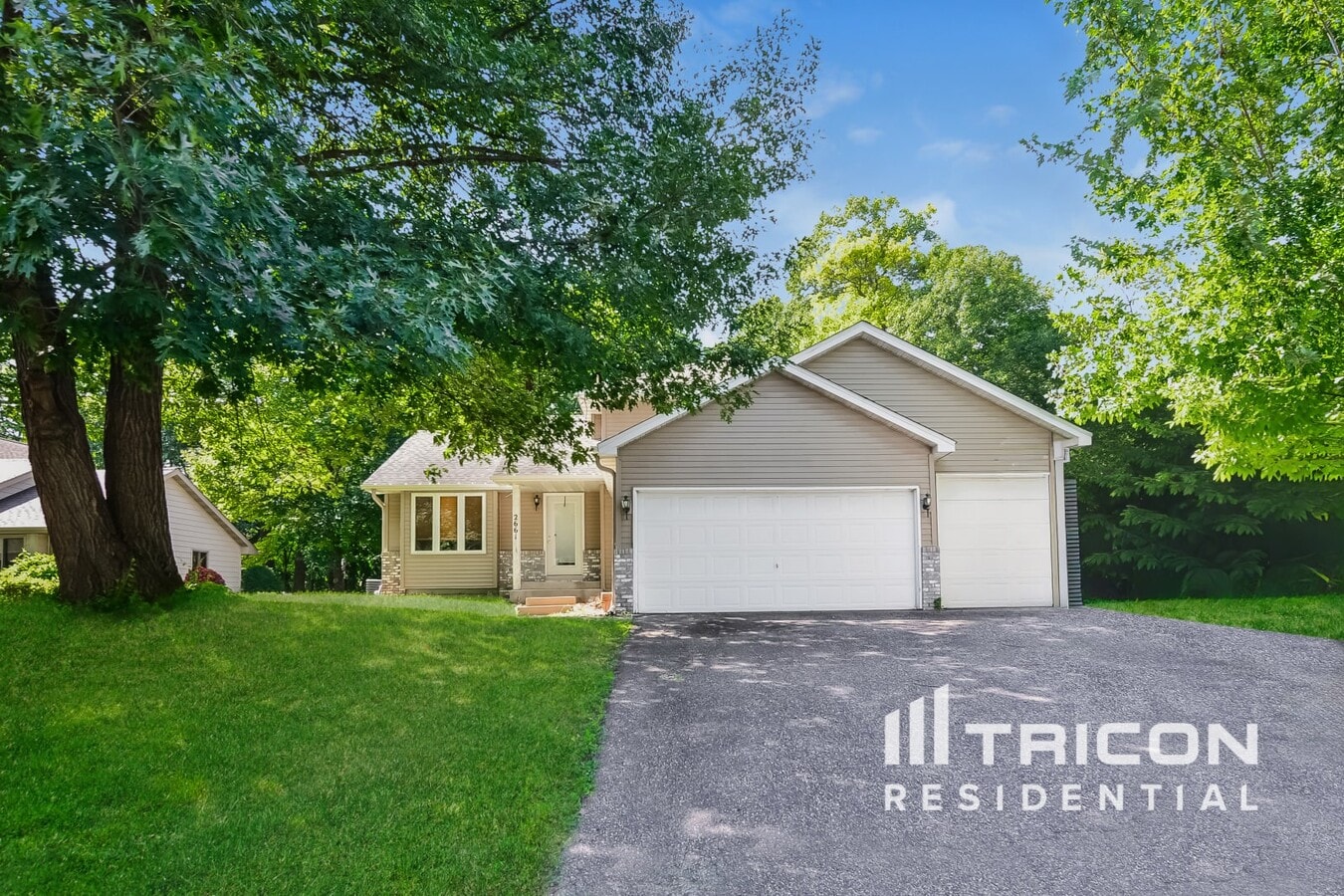 Photo - 2661 Oak Ridge Dr