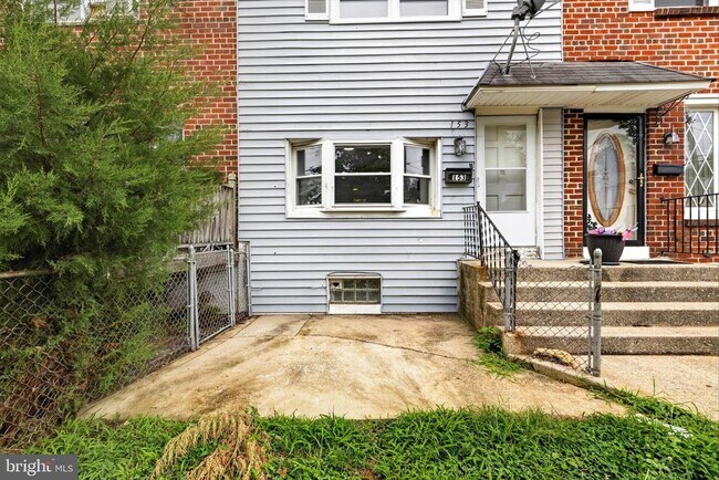 Photo - 153 W 21st St