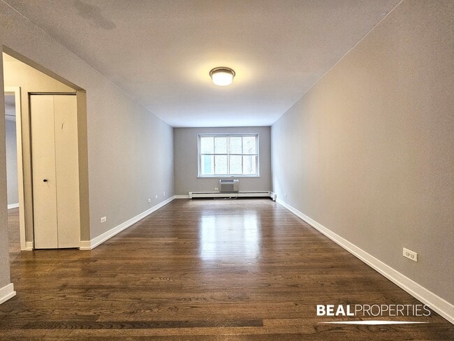 524 W Oakdale Ave