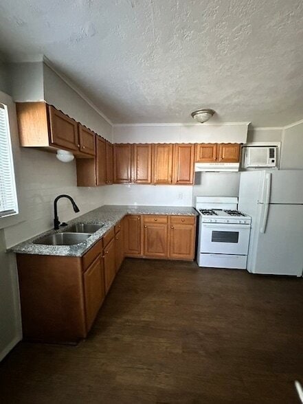 Building Photo - 1014 E 23rd St Unit 1