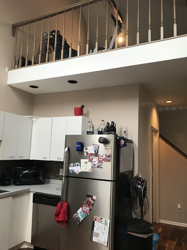 Photo - 2595 W 11th St Unidad FRONT