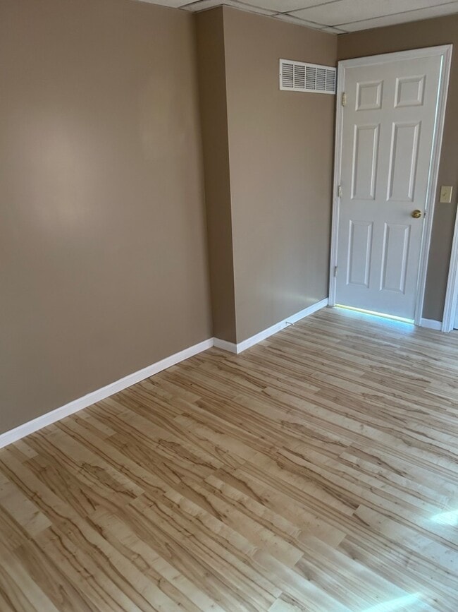 Photo - 46 S Monroe St