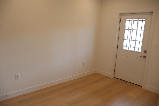 Photo - 4939 Call Pl SE