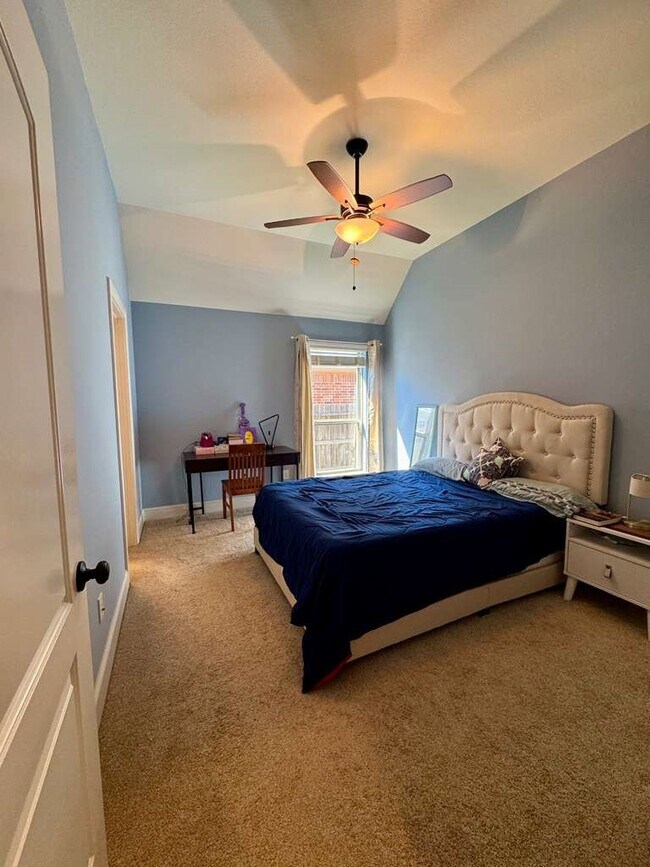 Photo - 18614 Town Bluff Dr