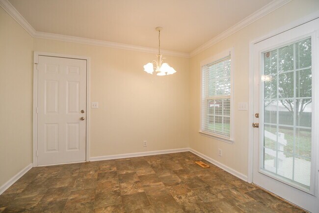 Photo - 1527 Dodd Trail