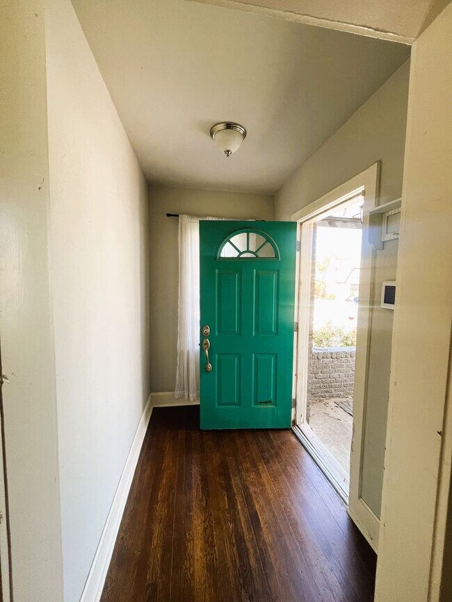 2748 NW 22nd St