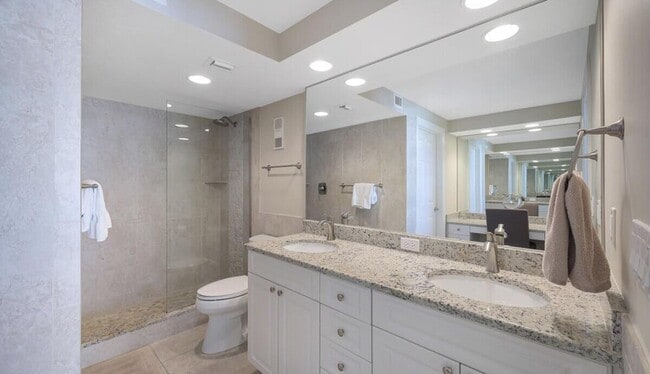 Photo - 440 Seaview Ct Unit 912