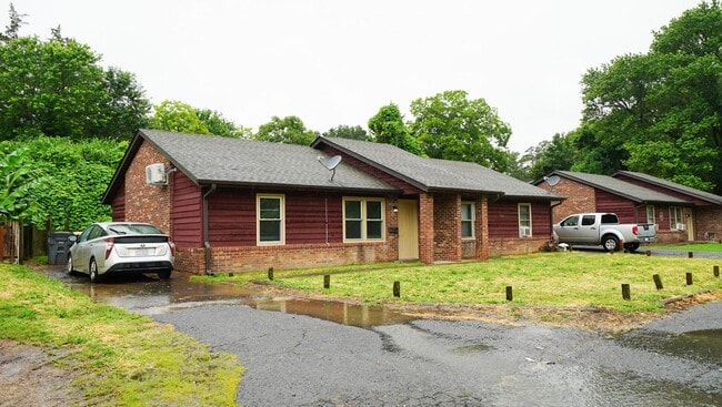 Duplex 2 bedroom, 1 bath near Downtown Kan... - Duplex 2 bedroom, 1 bath near Downtown Kan... House