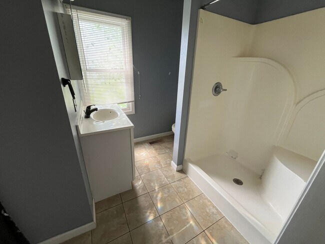 Photo - 3 bedroom 2 bath in Jerseyville