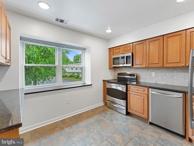 Photo - 1809 Silver Ct