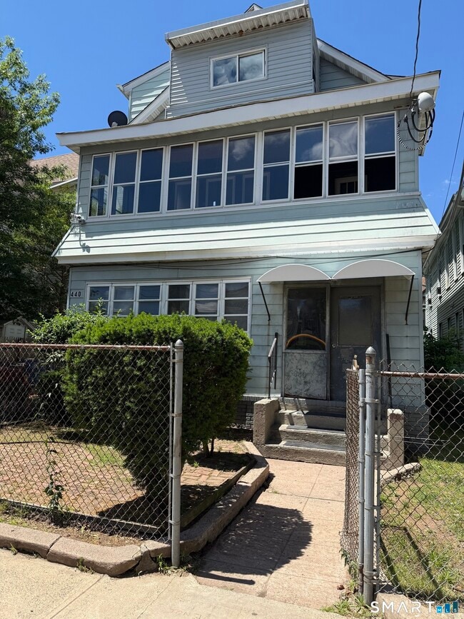Building Photo - 440 Howard Ave